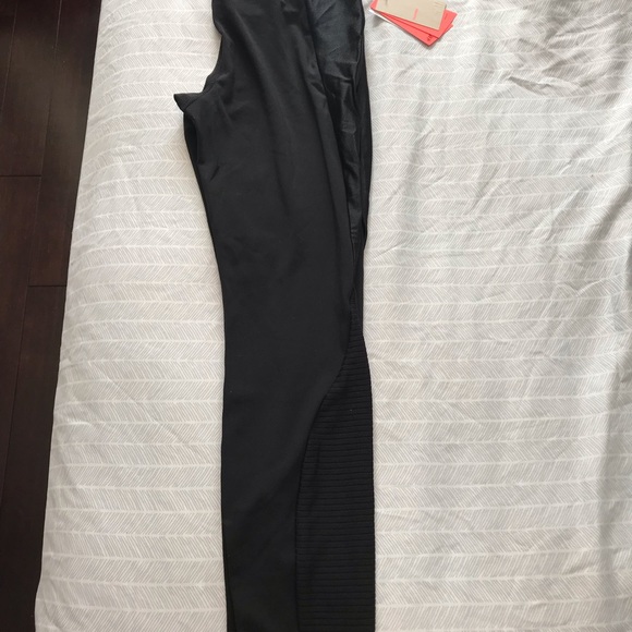 H&M High Waist Sport Tight Size S - Picture 2 of 3